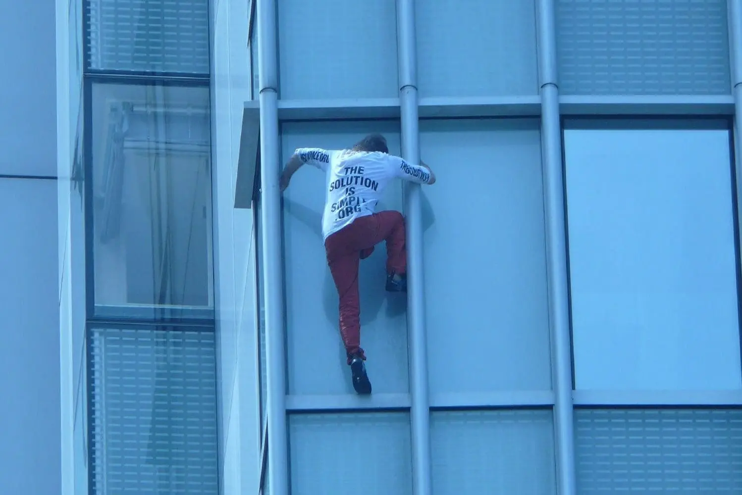 Buildering: The fascinating world of urban bouldering