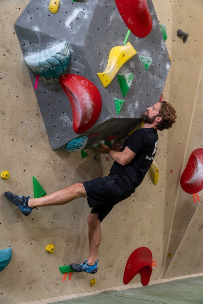 Bouldering holds: Ultimate guide and how to master them