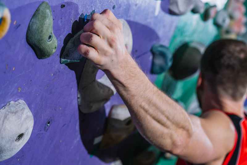 How to beat forearm pump in climbing